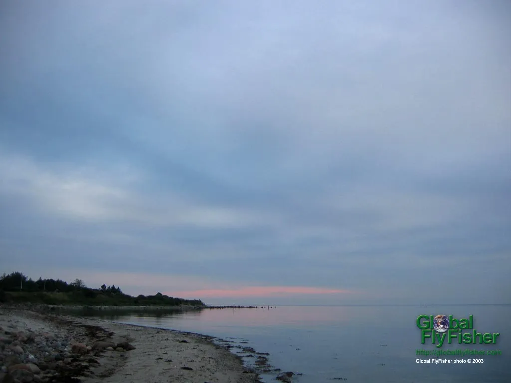 Computer screen wallpaper: High sky and calm water